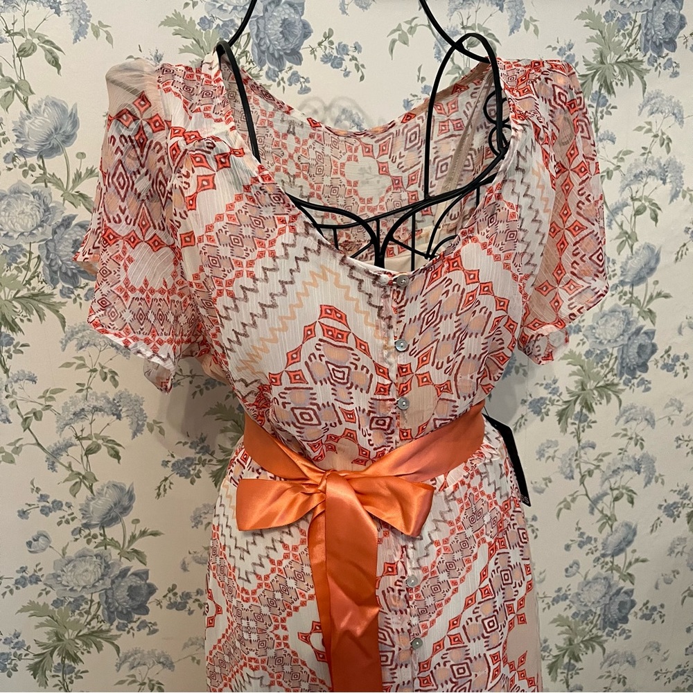 Express Beach Dress - Picture 2 of 8